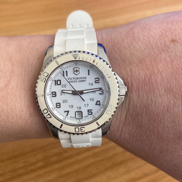 Accessories - Women’s Victorinox Watch